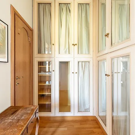 Vintage Penthouse With Panoramic St Peter View